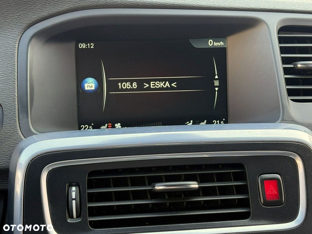 Volvo V60 D4 Momentum - 34
