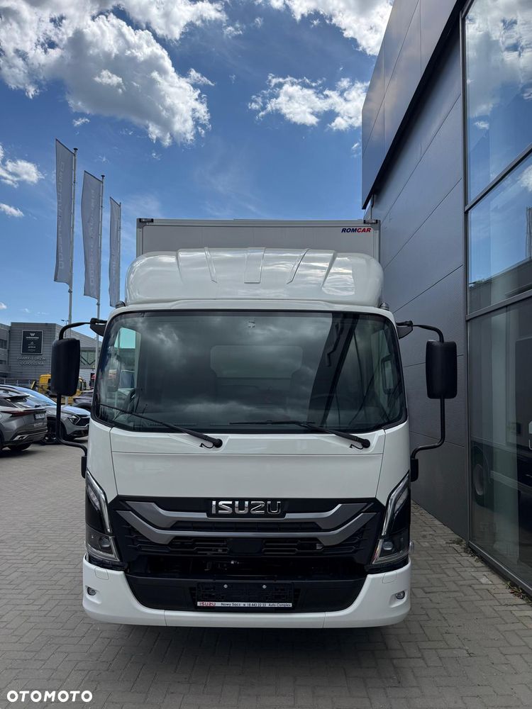 Isuzu M30 - 2
