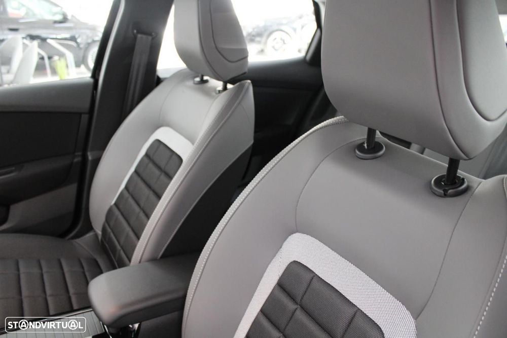 Citroën e-C4 - 11