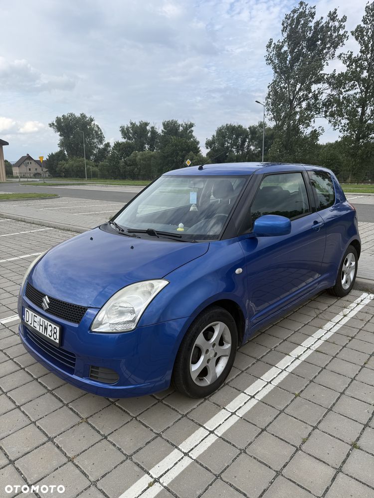 Suzuki Swift - 1