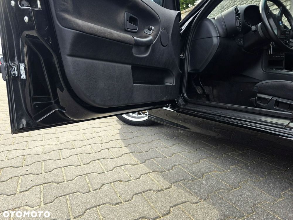 BMW Seria 3 316i - 30