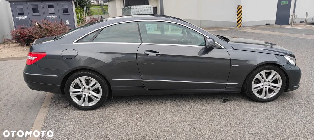 Mercedes-Benz Klasa E 250 CGI BlueEff - 12