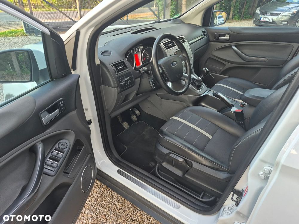 Ford Kuga - 14