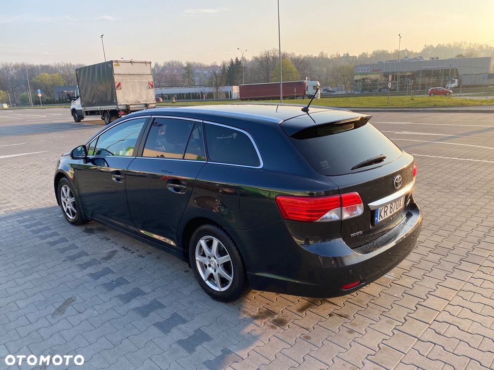 Toyota Avensis 2.0 D-4D Premium - 3