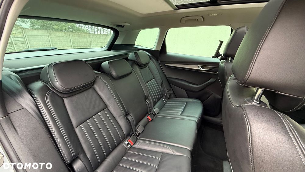 Skoda Karoq 2.0 TDI SCR 4x4 DSG Sportline - 32