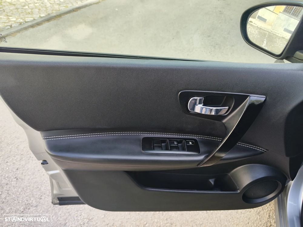 Nissan Qashqai 1.6 dCi Tekna Premium - 26