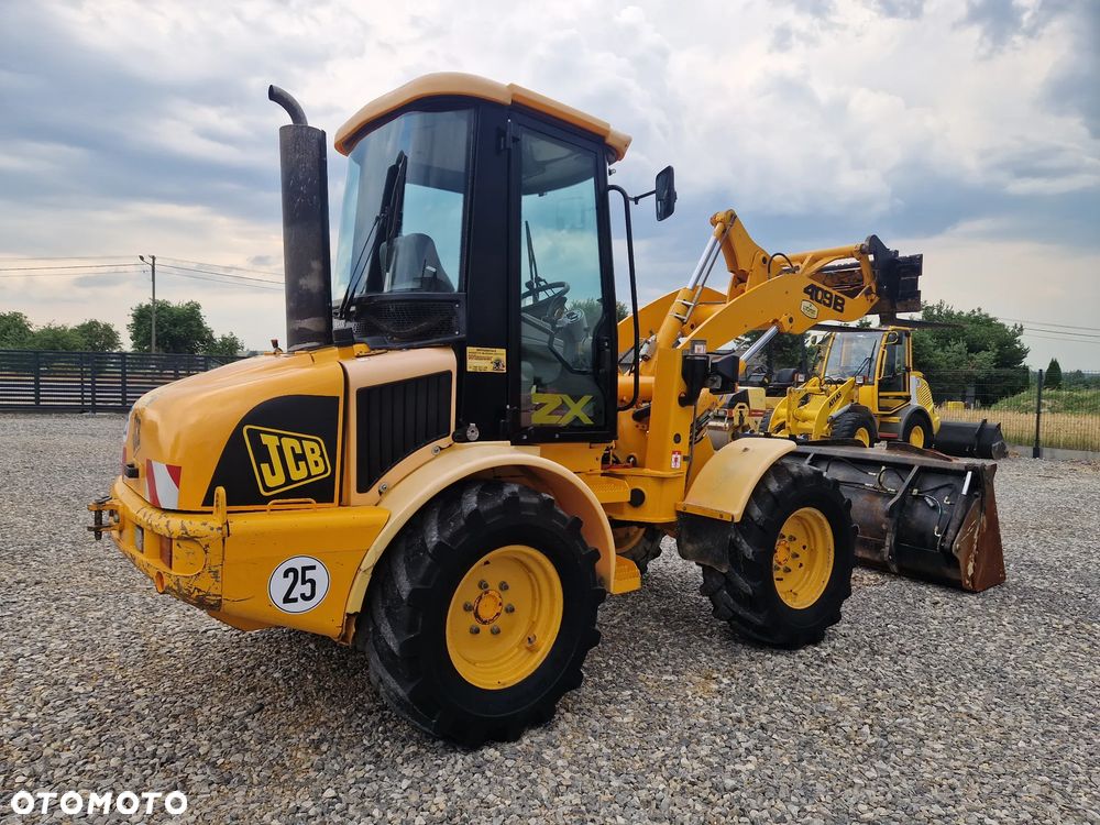 JCB 409 - 4