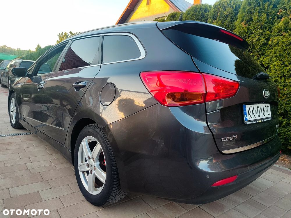 Kia Ceed - 13