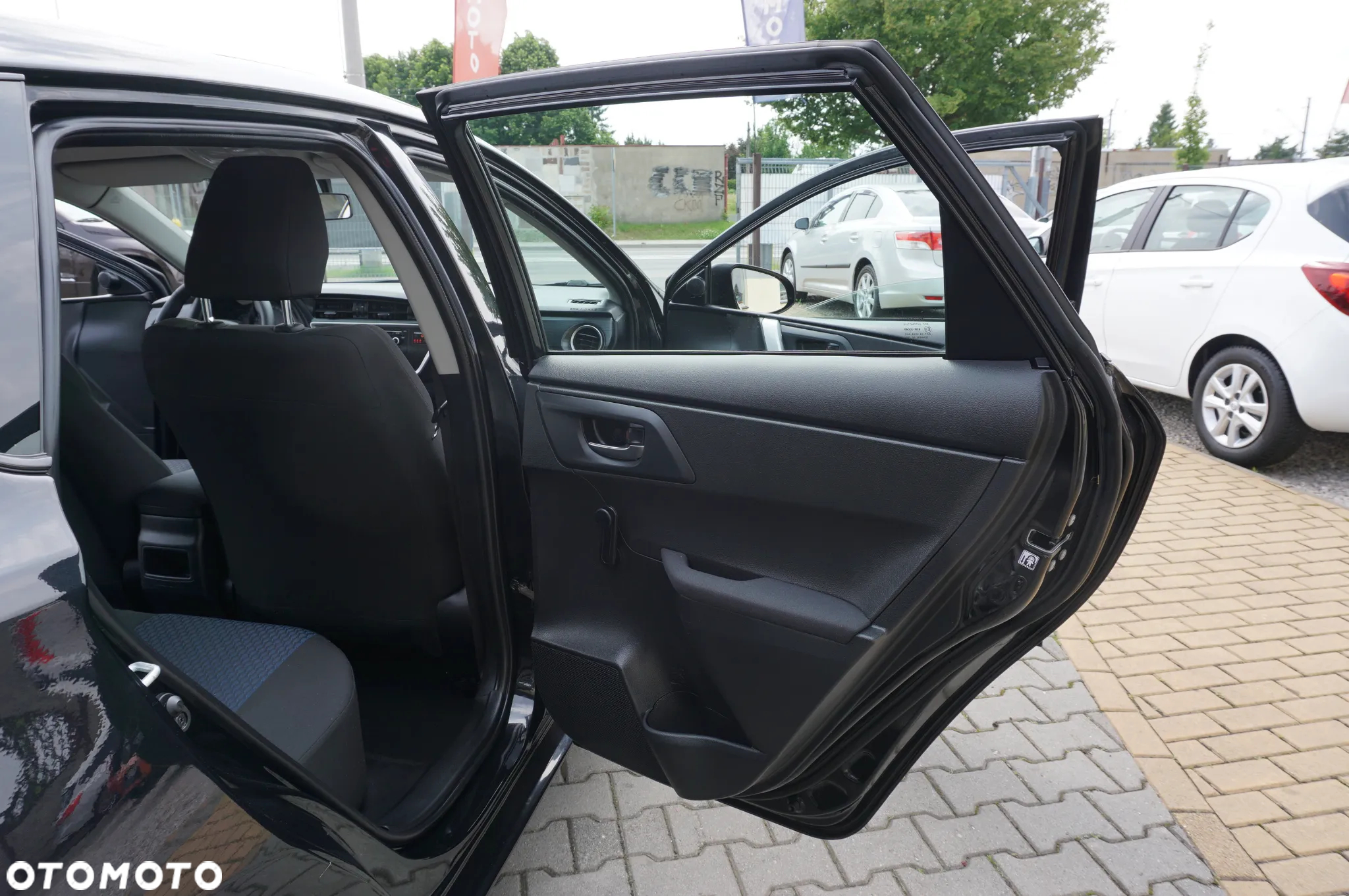 Toyota Auris 1.33 Dual-VVT-i Edition - 28