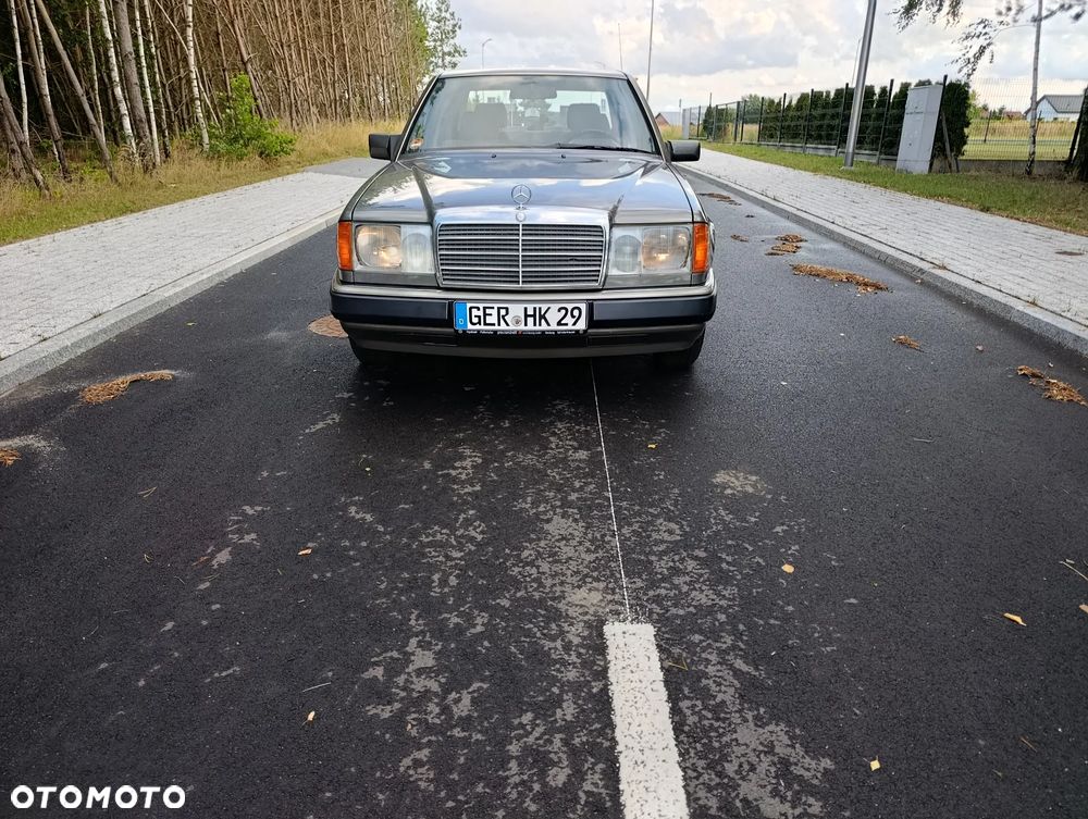 Mercedes-Benz W124 (1984-1993) - 19