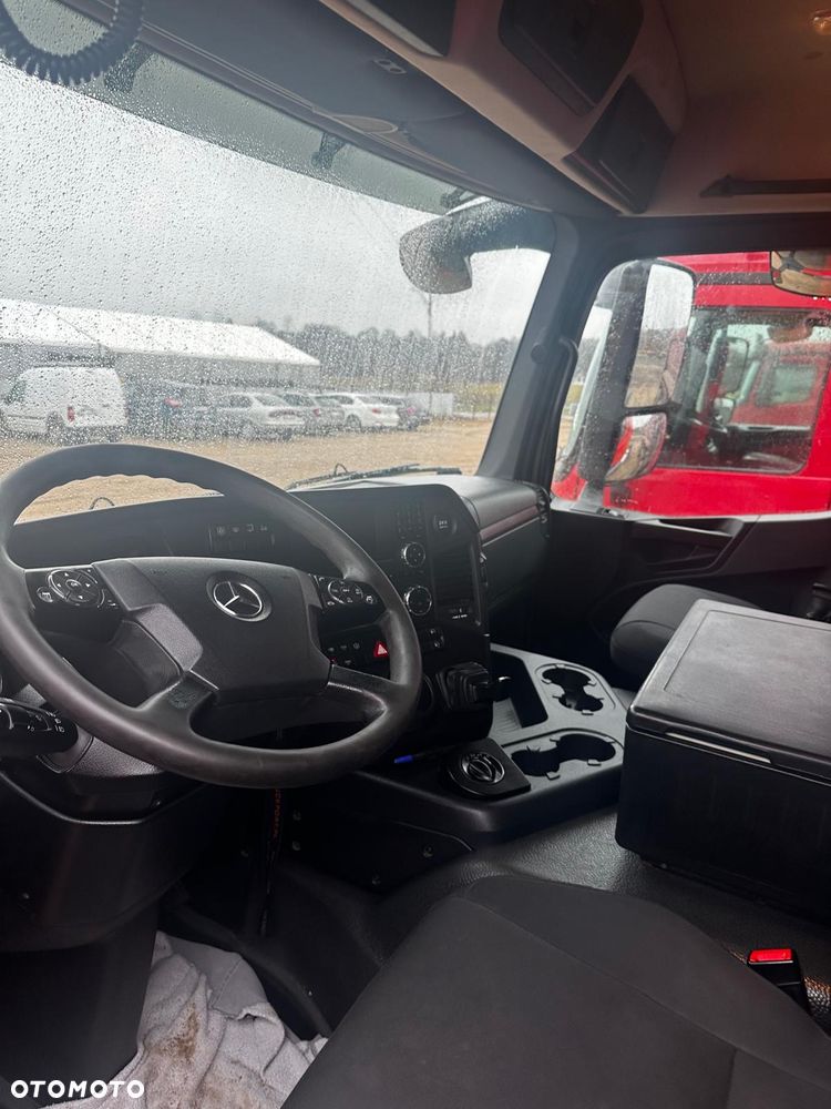 Mercedes-Benz Arocs - 4