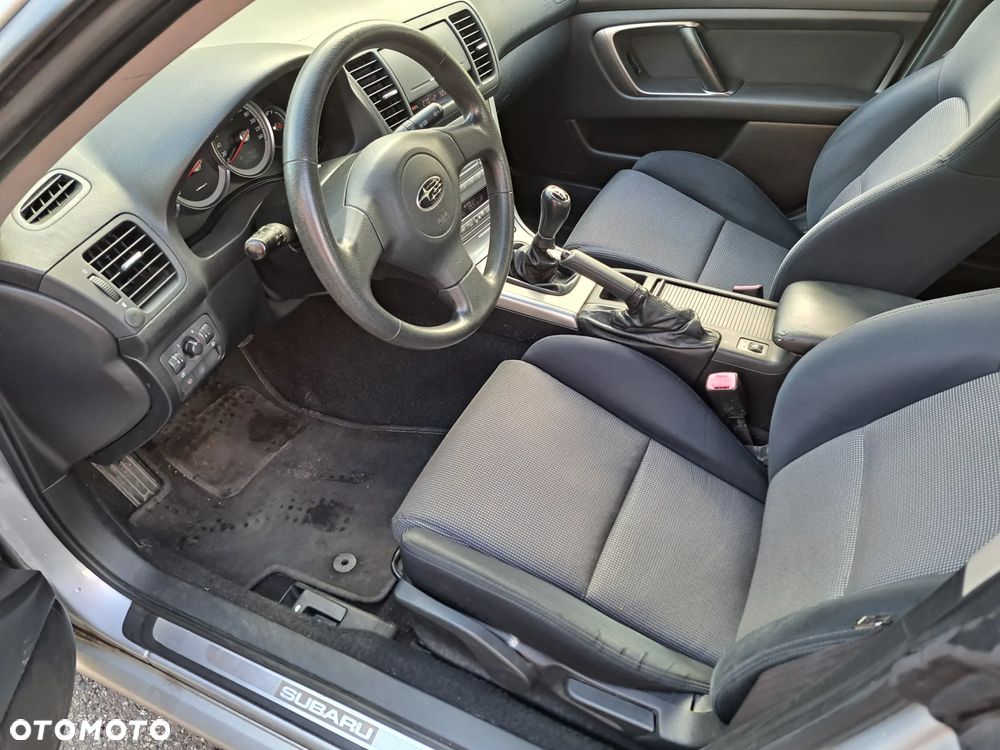 Subaru Legacy - 23