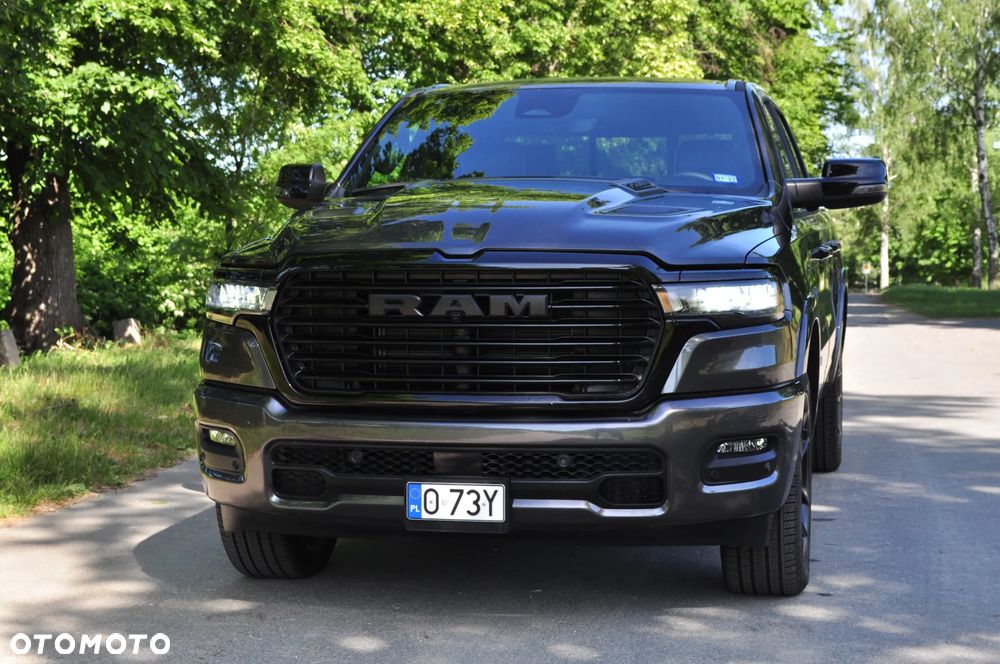 RAM 1500 Laramie Night Premium - 2