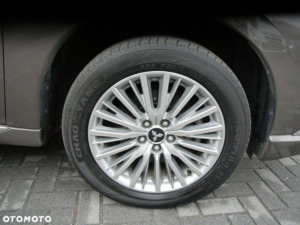 Mitsubishi Outlander - 15