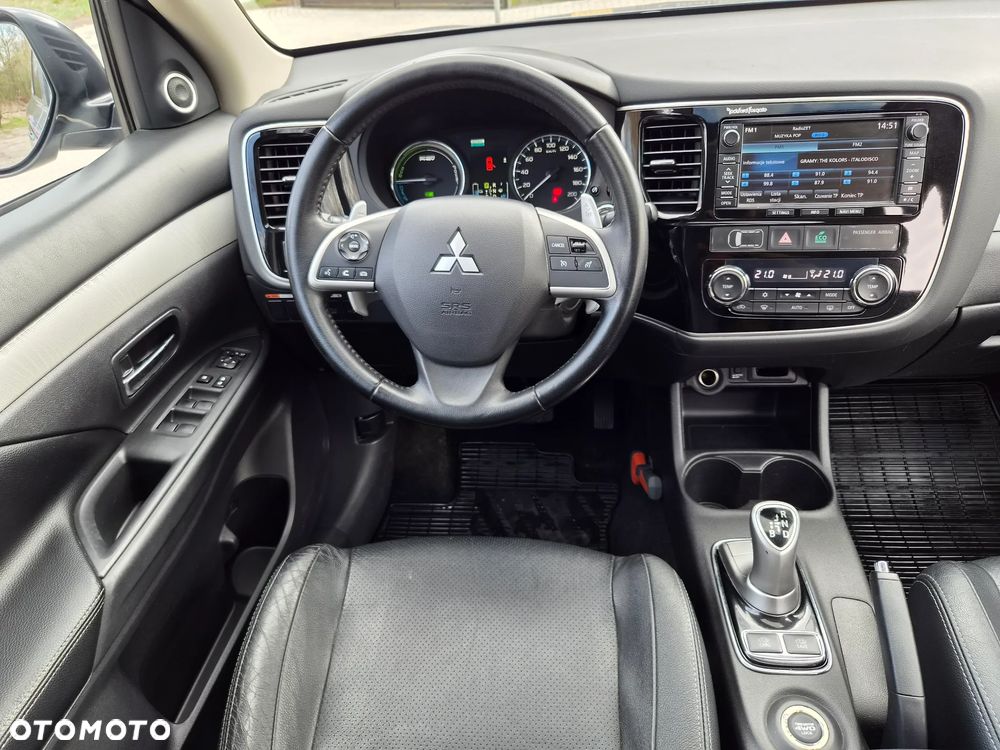 Mitsubishi Outlander - 6