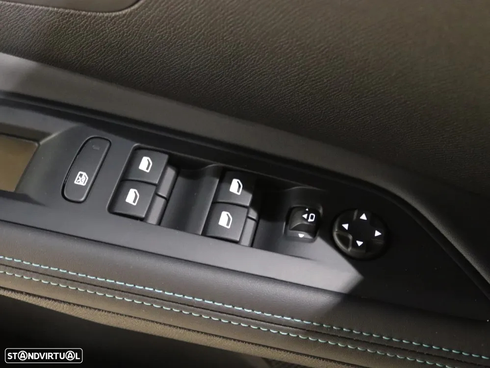 Peugeot 5008 1.5 BlueHDi Allure Pack EAT8 - 26