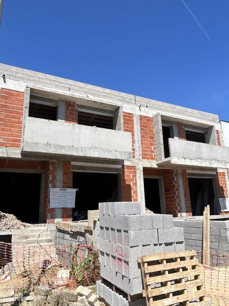 Moradia T4 NOVA,c/ Suíte,Terraços,Garagem, perto do Centro de Braga! - Grande imagem: 2/18