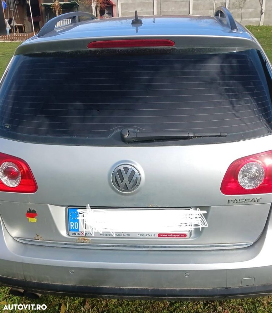 Volkswagen Passat Variant 2.0 TDI Trendline DPF DSG - 2