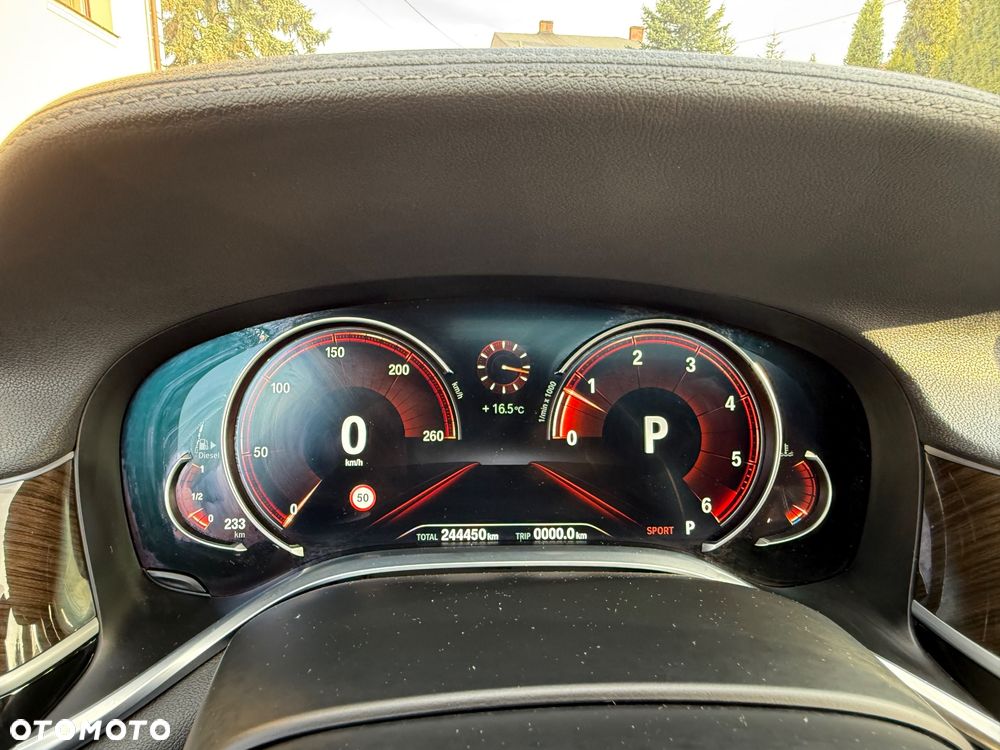 BMW Seria 7 740d xDrive - 29