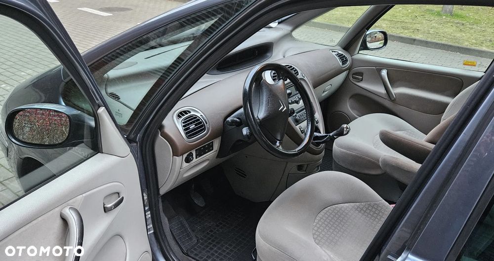 Citroën Xsara Picasso 1.6 HDI Exclusive - 10