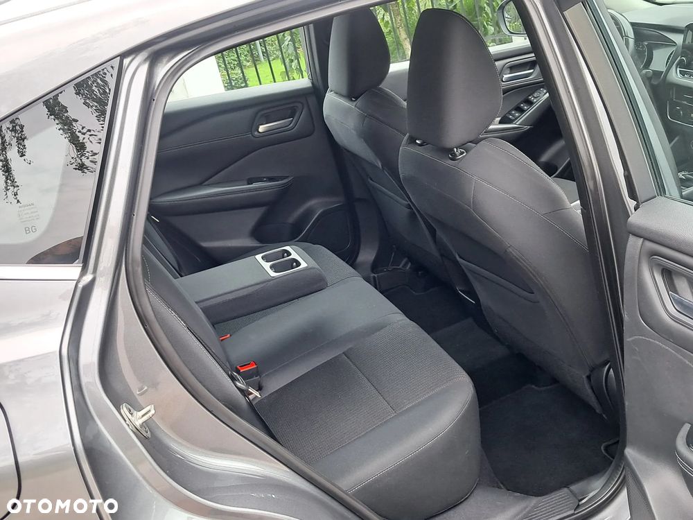 Nissan Qashqai 1.3 DIG-T AKARI - 22