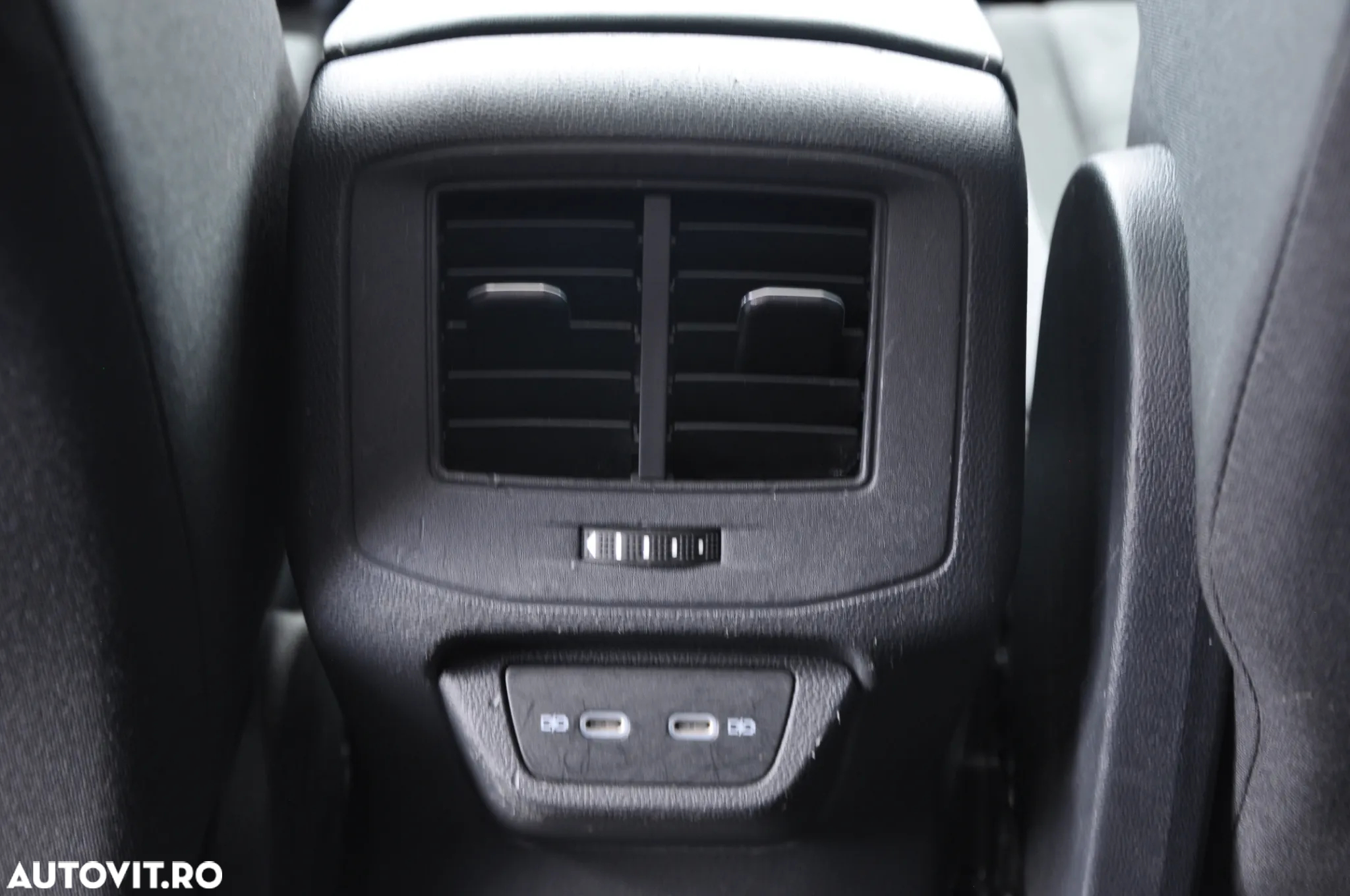 Volkswagen T-ROC 2.0 TDI DSG Style - 27
