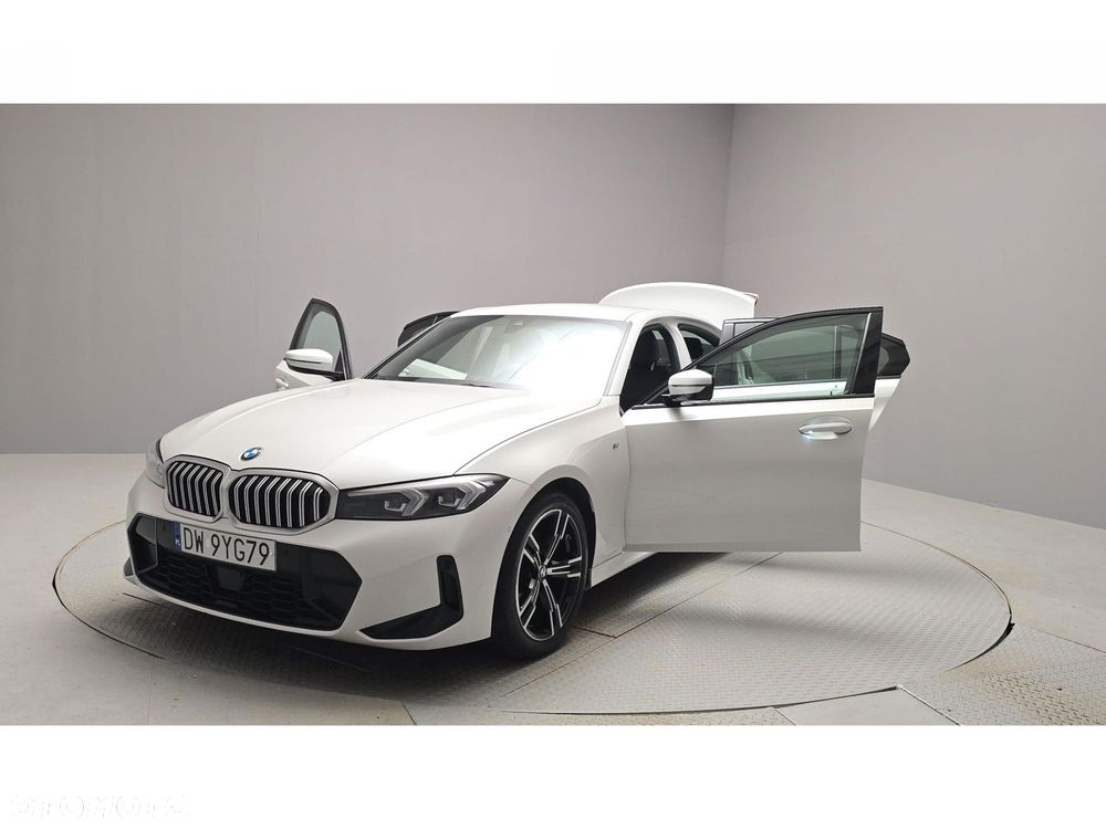 BMW Seria 3 320d xDrive mHEV M Sport - 13