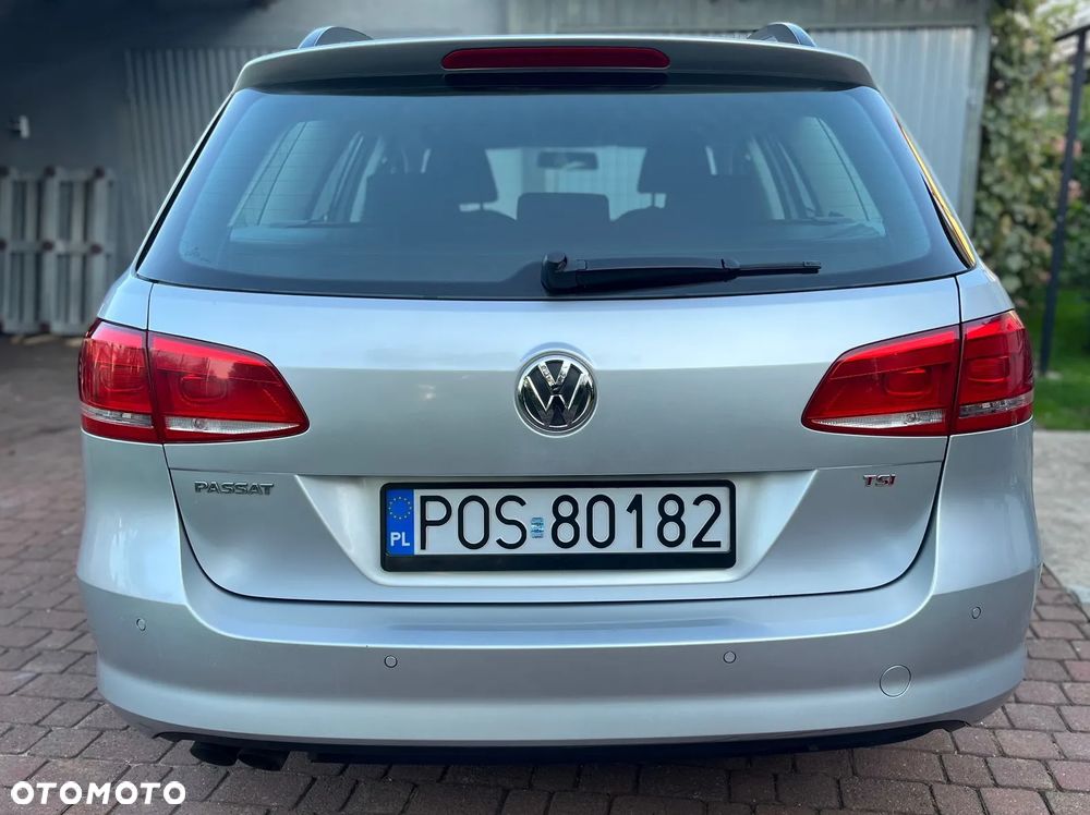 Volkswagen Passat 1.8 TSI Trendline - 12