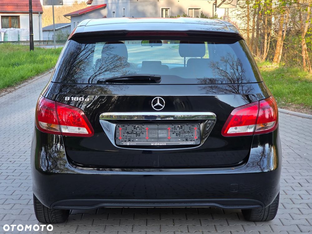 Mercedes-Benz Klasa B 180 d BlueEFFICIENCY Edition - 4