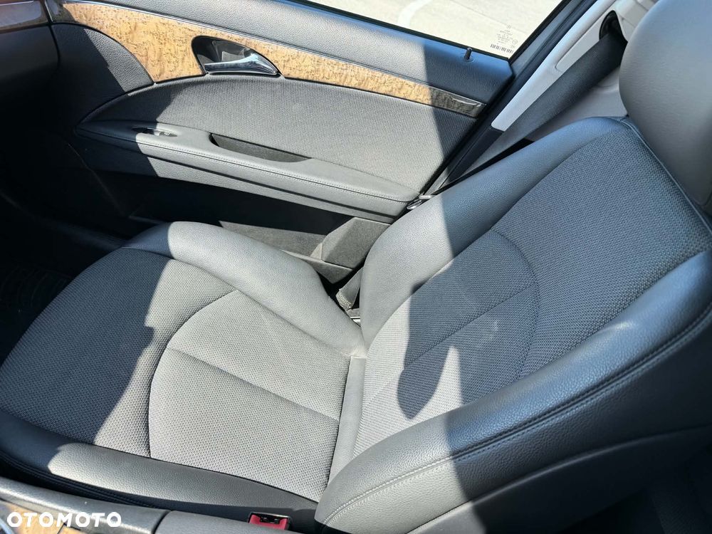 Mercedes-Benz Klasa E 200 NGT BlueEff - 13