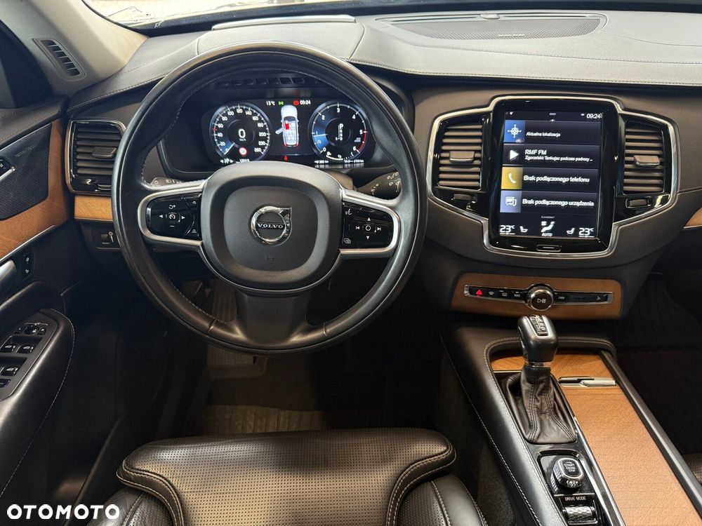 Volvo XC 90 - 25