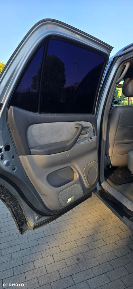 Toyota Sequoia - 23