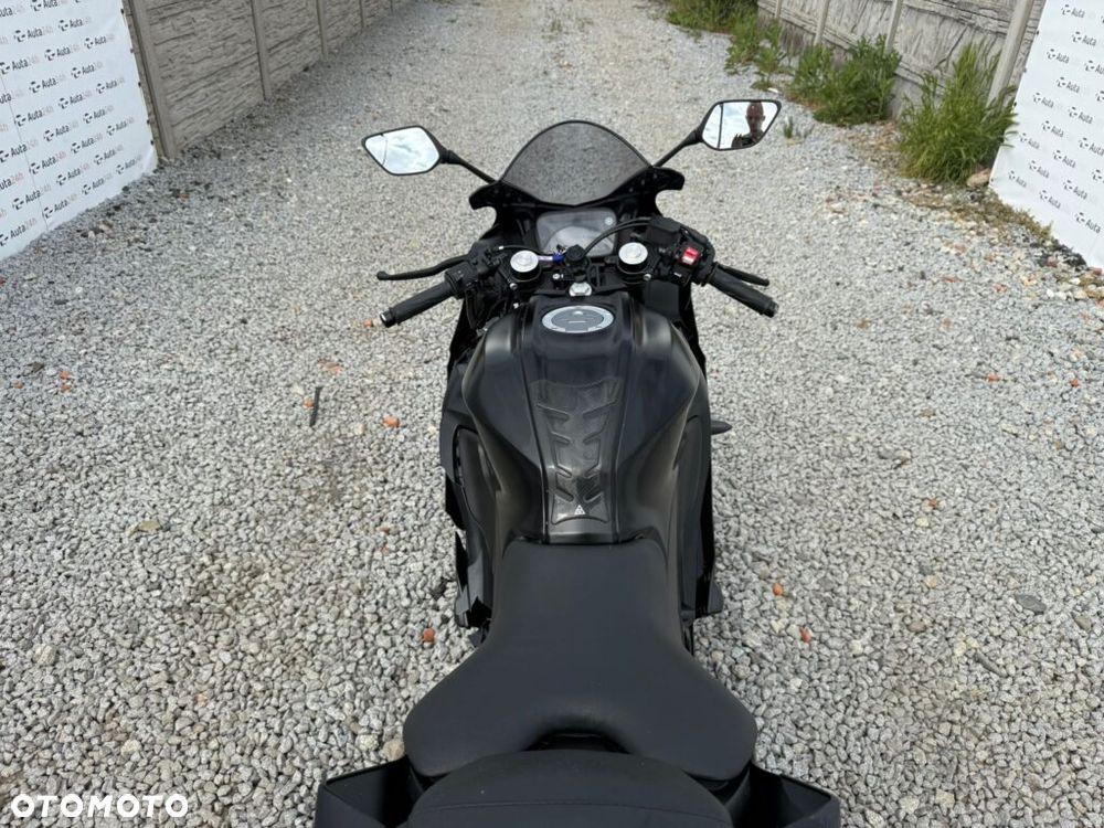 Yamaha YZF - 11