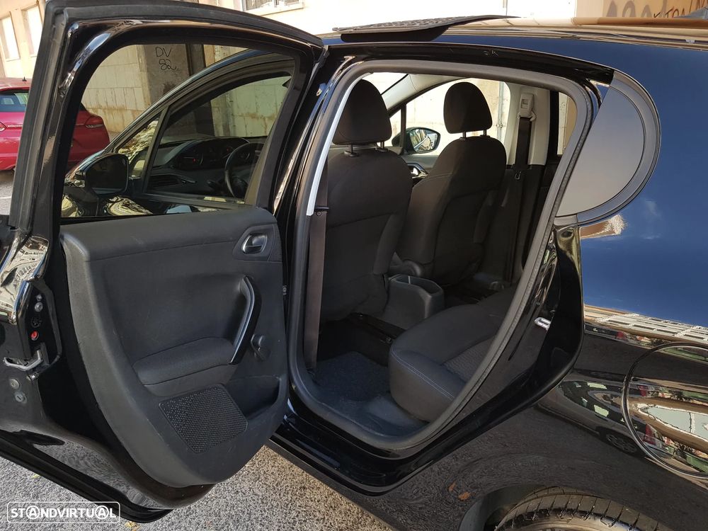 Peugeot 208 1.5 BlueHDi Signature - 30