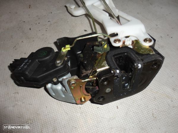 Fecho Da Porta Trás Dto Hyundai Santa Fé I (Sm) - 2