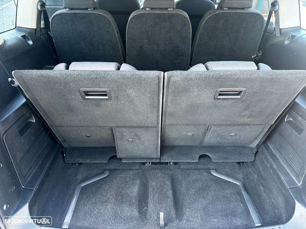 Ford S-Max 1.8 TDCi Titanium 7L - 22
