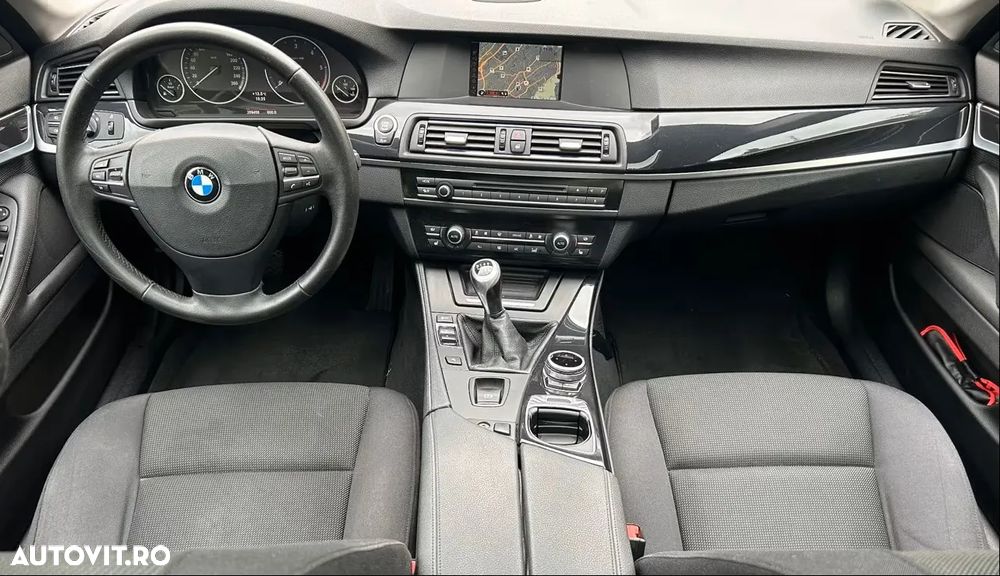 BMW Seria 5 520d Touring Luxury Line - 30