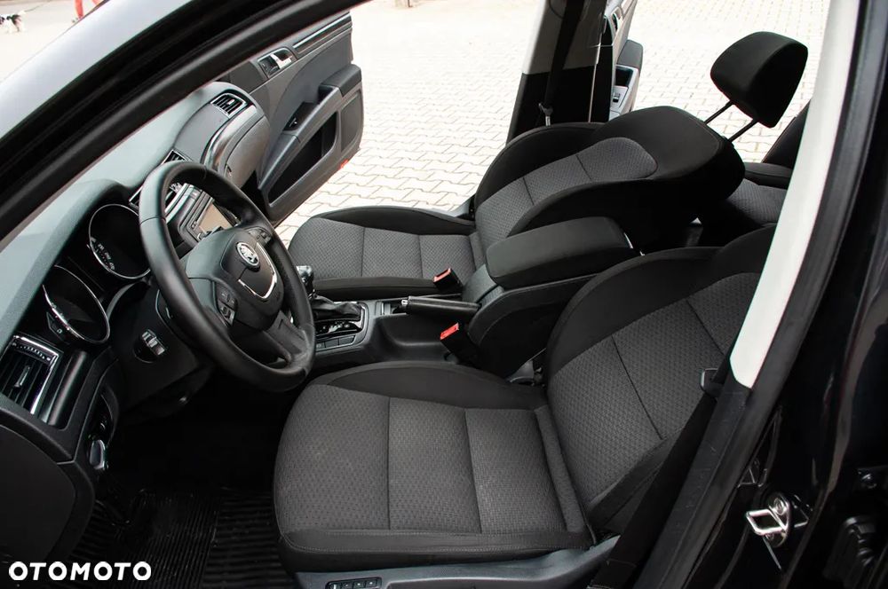 Skoda Superb 2.0 TDI DSG Exclusive - 28