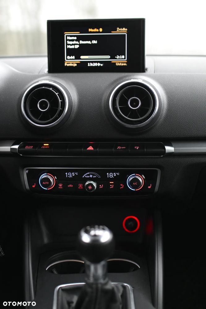 Audi A3 Limousine 2.0 TDI S line Sportpaket - 25