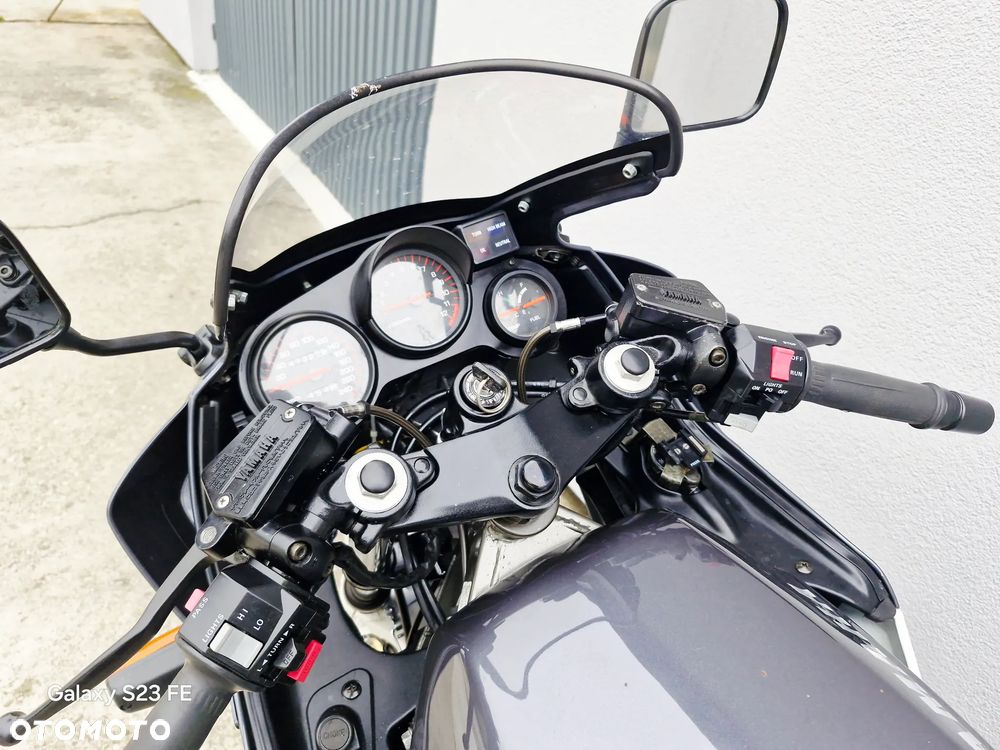 Yamaha FZ - 13