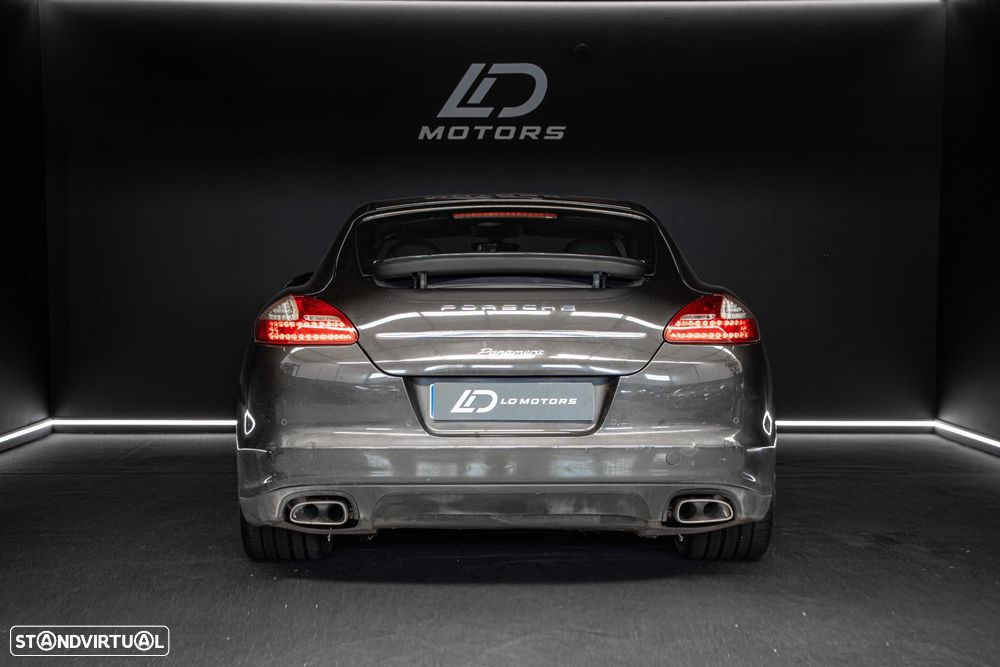 Porsche Panamera 3.0 V6 - 4