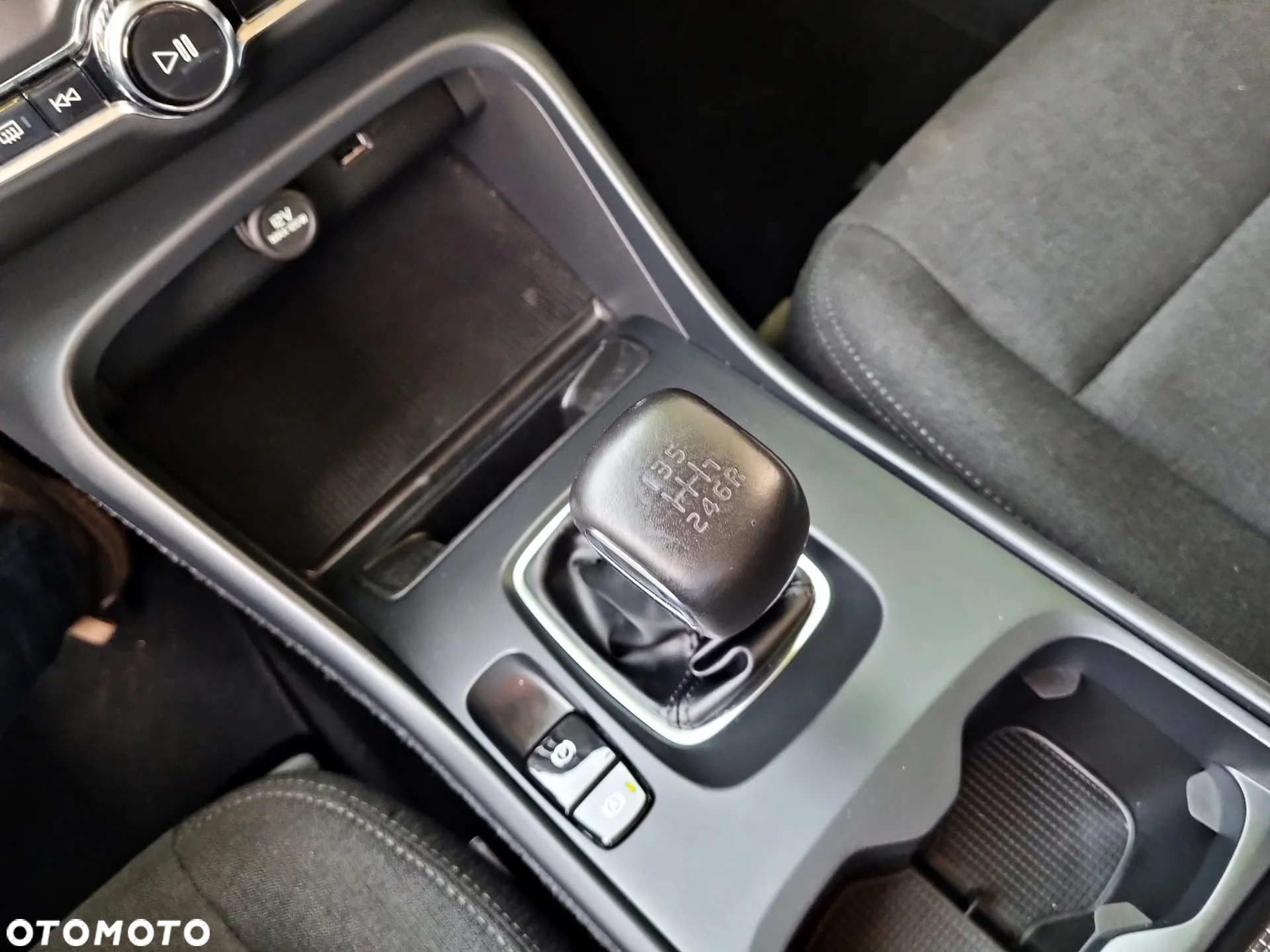 Volvo XC 40 T2 Momentum - 17