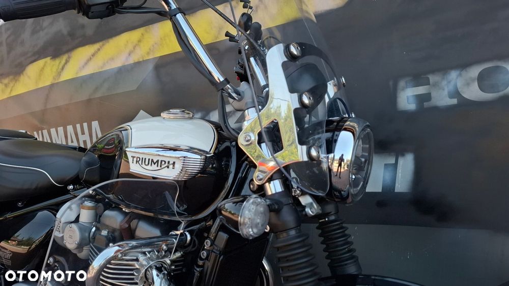 Triumph Bonneville - 5