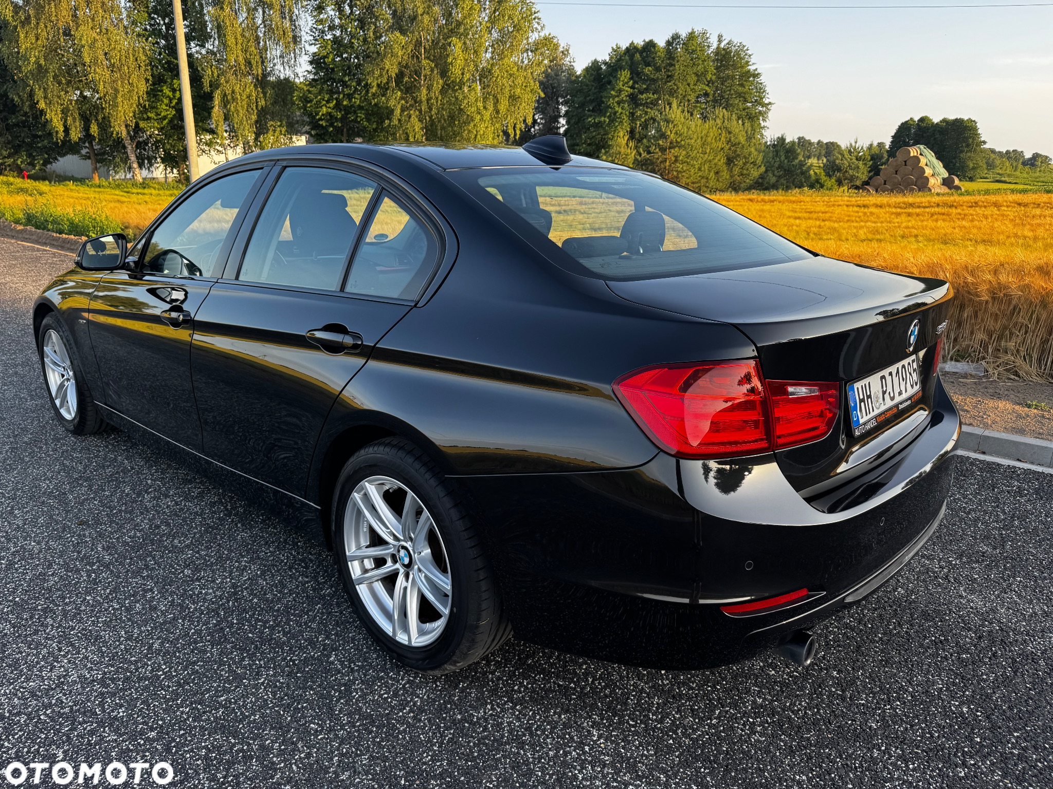 BMW Seria 3 318d Sport Line - 12