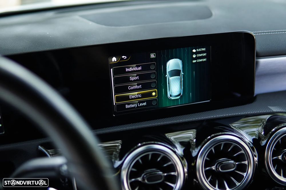 Mercedes-Benz A 250 e 8G-DCT AMG Line - 48