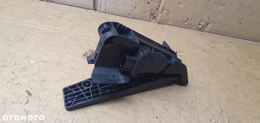 Pedał gazu potencjometr BMW M5 G30 F90 4.4 6871053 - 4