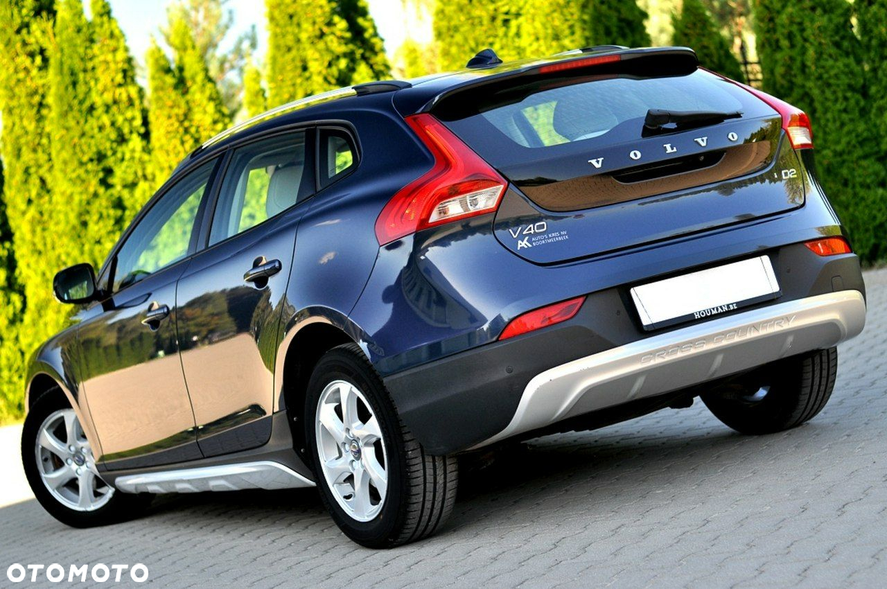 Volvo V40 Cross Country D2 Momentum - 4