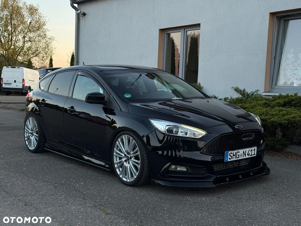 Ford Focus 2.0 EcoBoost ST - 12