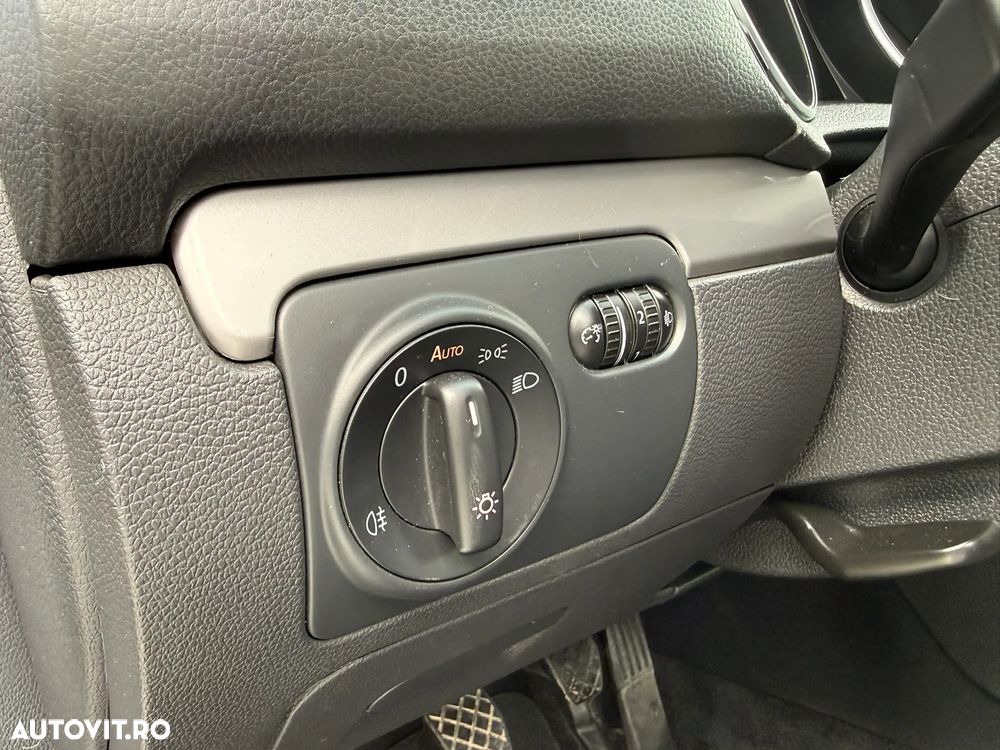 Volkswagen Golf 1.6 TDI BlueMotion Technology Trendline - 16