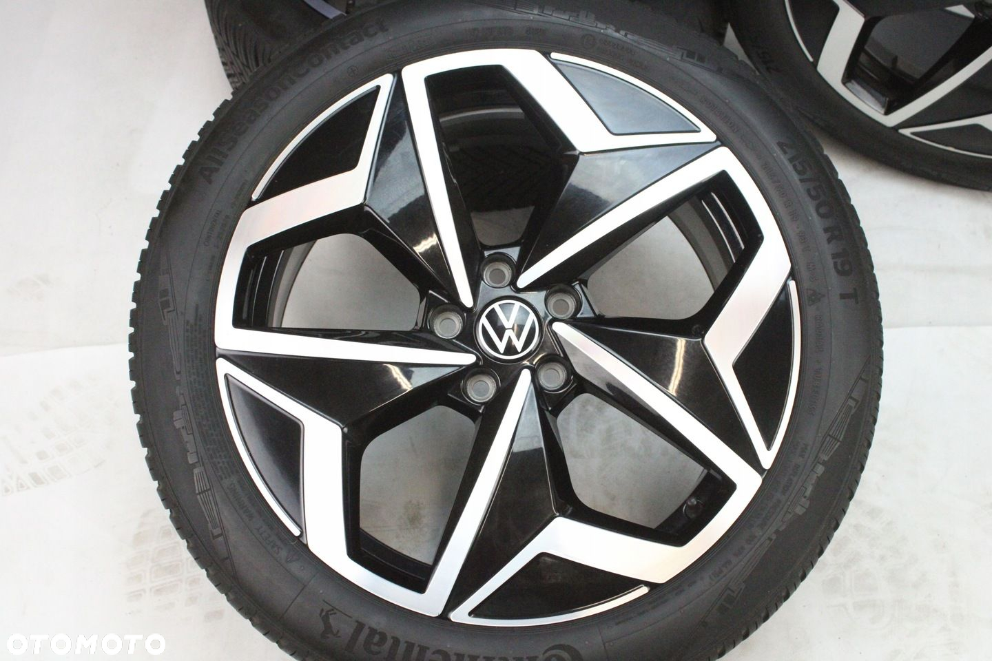 KOŁA FELGI ALUMINIOWE 19" VW ID.3 7,5J 215/50/R19 CONTINENTAL ALLSEASON - 8